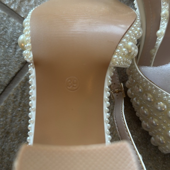 New pearl Wedding block hills 2 inches. Bought in Europe this European size 39 - Picture 5 of 6